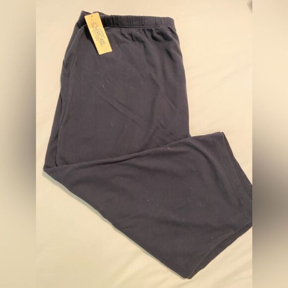 Cherokee Capri Leggings, plus size, relaxed fit black size 26/28. - Picture 5 of 8